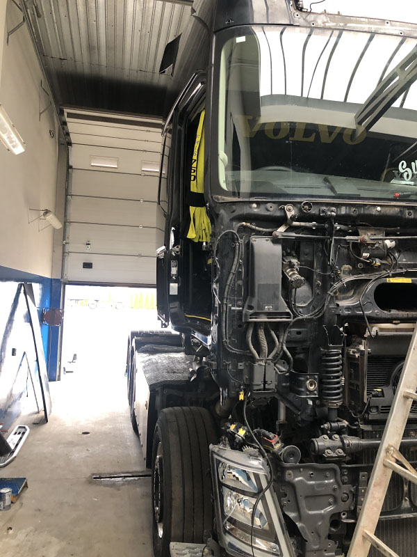 Renowacja samochodu ciężarowego Volvo